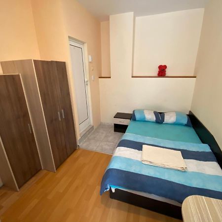 Top Center Studio 2 Min To The Beach Apartamento Varna Exterior foto